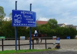  Benvenuti al centro ippico di Chesny 